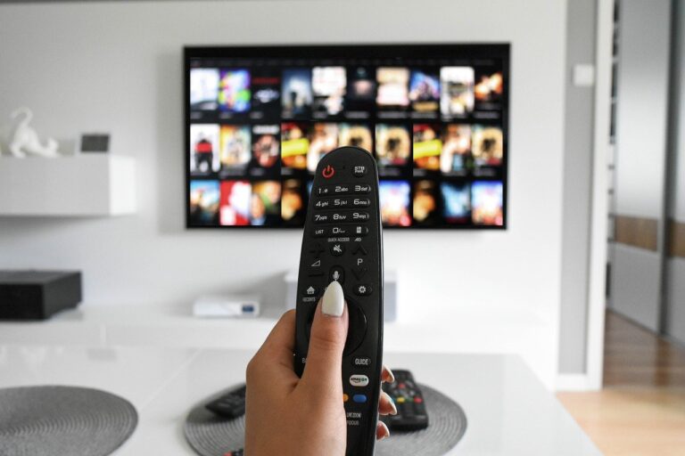 How To Get Paid To Watch Netflix – 7 Best Methods For 2025