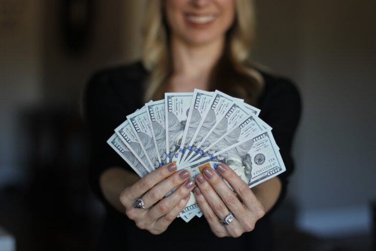 22 Best Side Hustles For Women For 2025